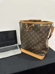 Click to view full screen Louis Vuitton Neo M42224 photo review