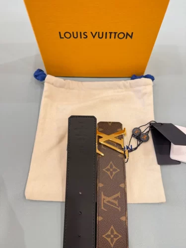 Click to view full screen Louis Vuitton M0566Q Monogram LV Initiales 40mm Reversible Belt photo review