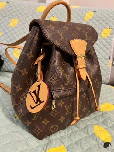 Click to view full screen Louis Vuitton M45501 Montsouris PM photo review