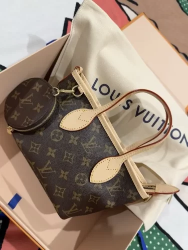 Click to view full screen Louis Vuitton M46705 Neverfull BB photo review